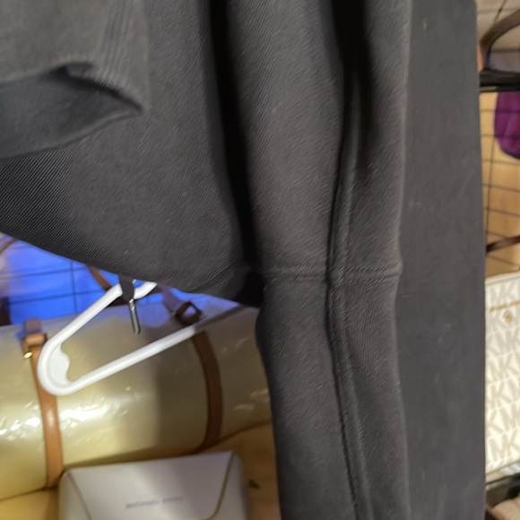 Lululemon scuba joggers wore a few times - Picture 5 of 5